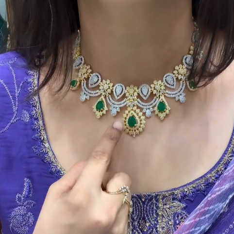 Short necklaces with Full Stones