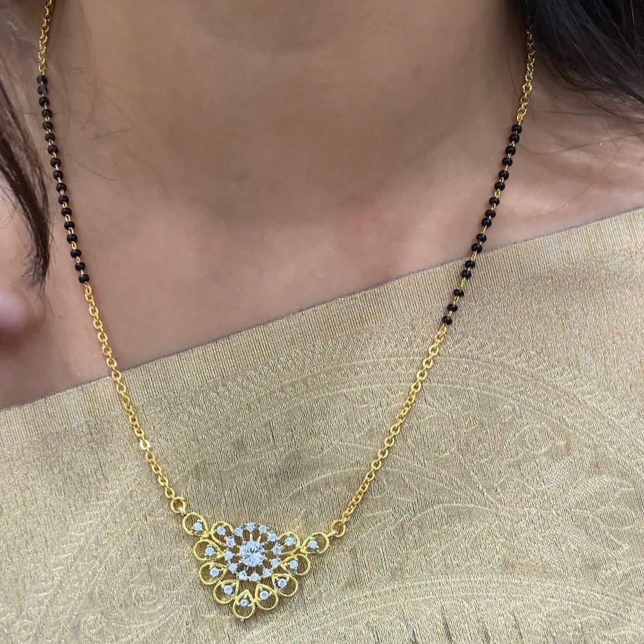 CHAIN AND BLACK BEED