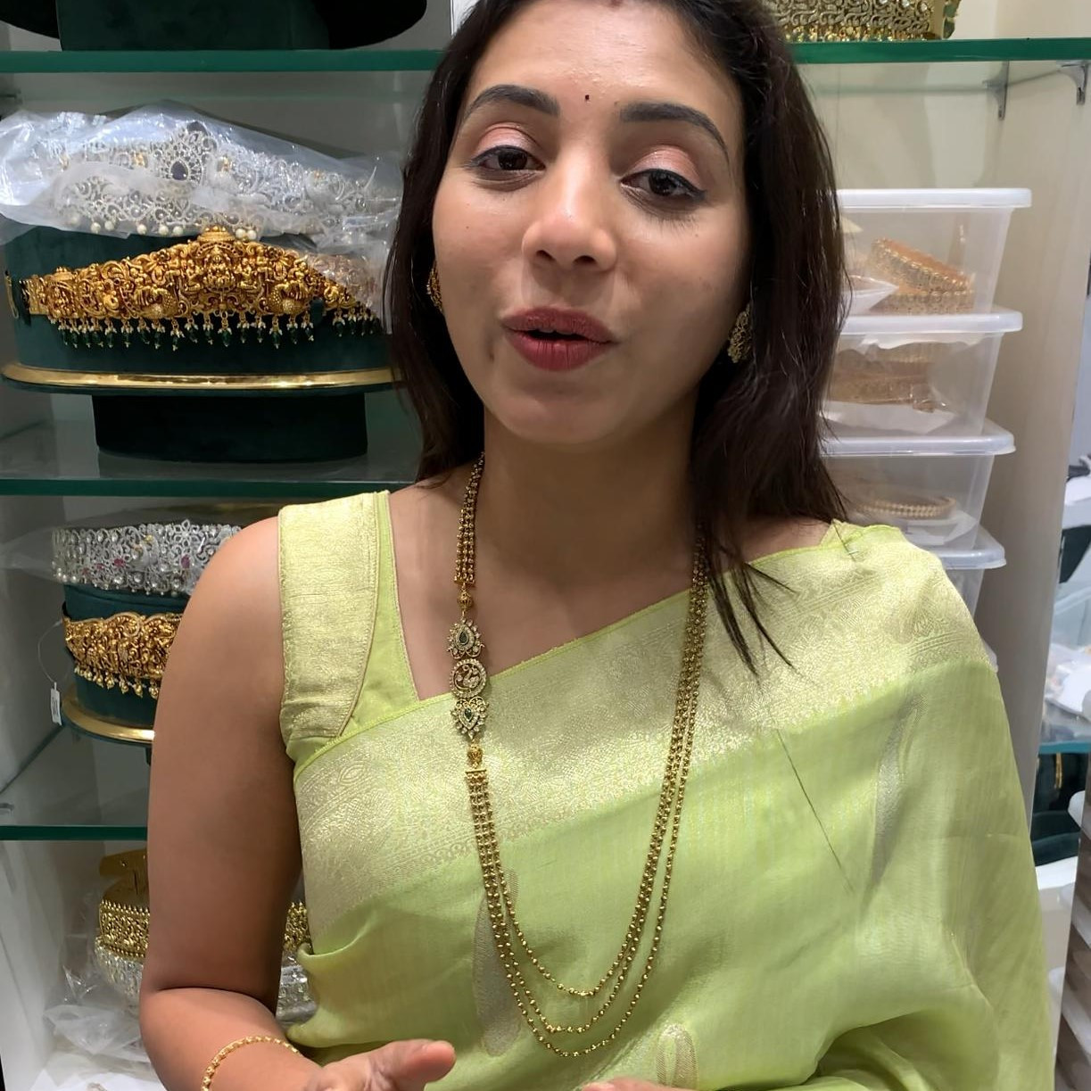 GOLD BALL LAYERS CHAIN