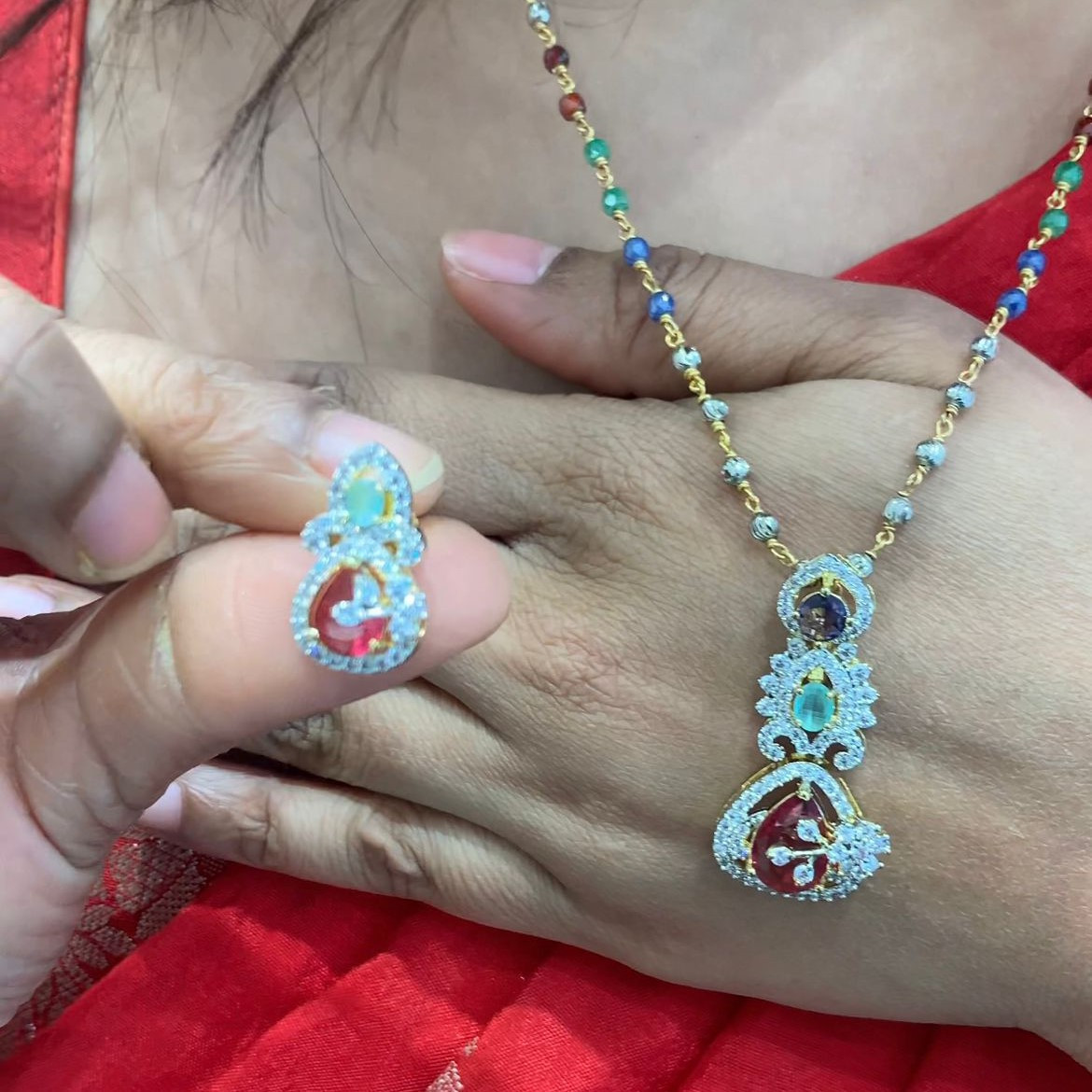 LOCKET SET WITH EAR RINGS